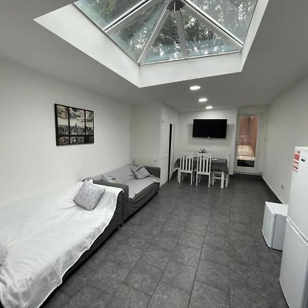 Studio Close To Selly Oak Train Station Birmingham Exterior photo